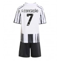 Camiseta Juventus Francisco Conceicao #7 Primera Equipación Replica 2025-26 para niños mangas cortas (+ Pantalones cortos)